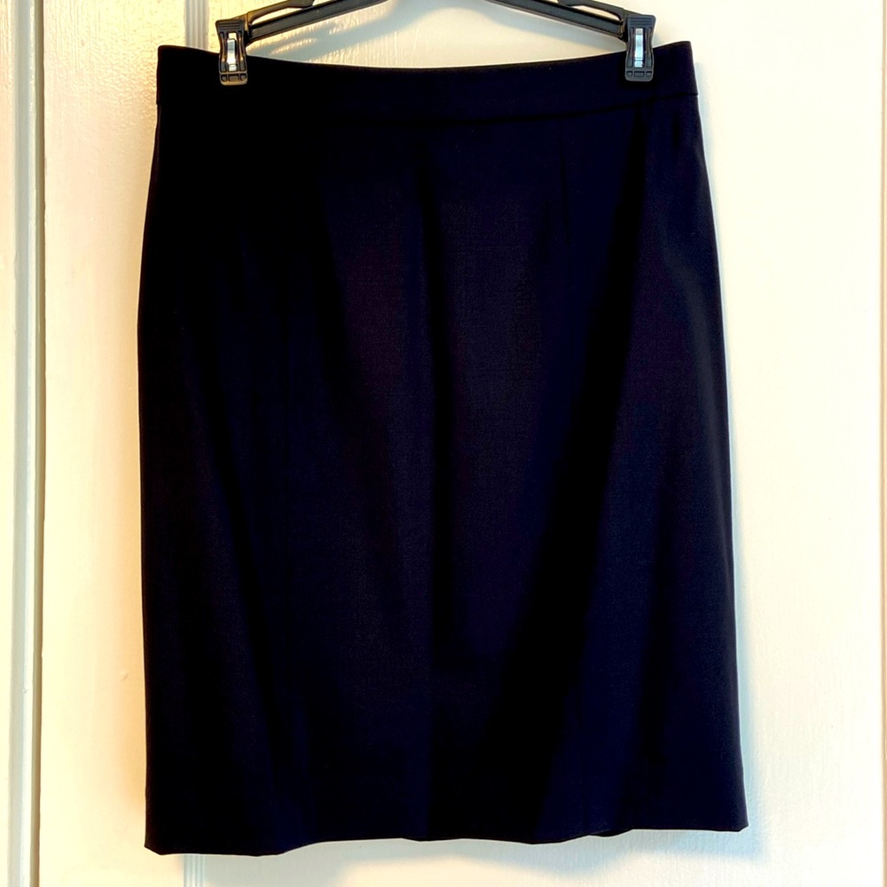 NWOT - Club Monaco Manhattan Tex Skirt - Navy - Size 4